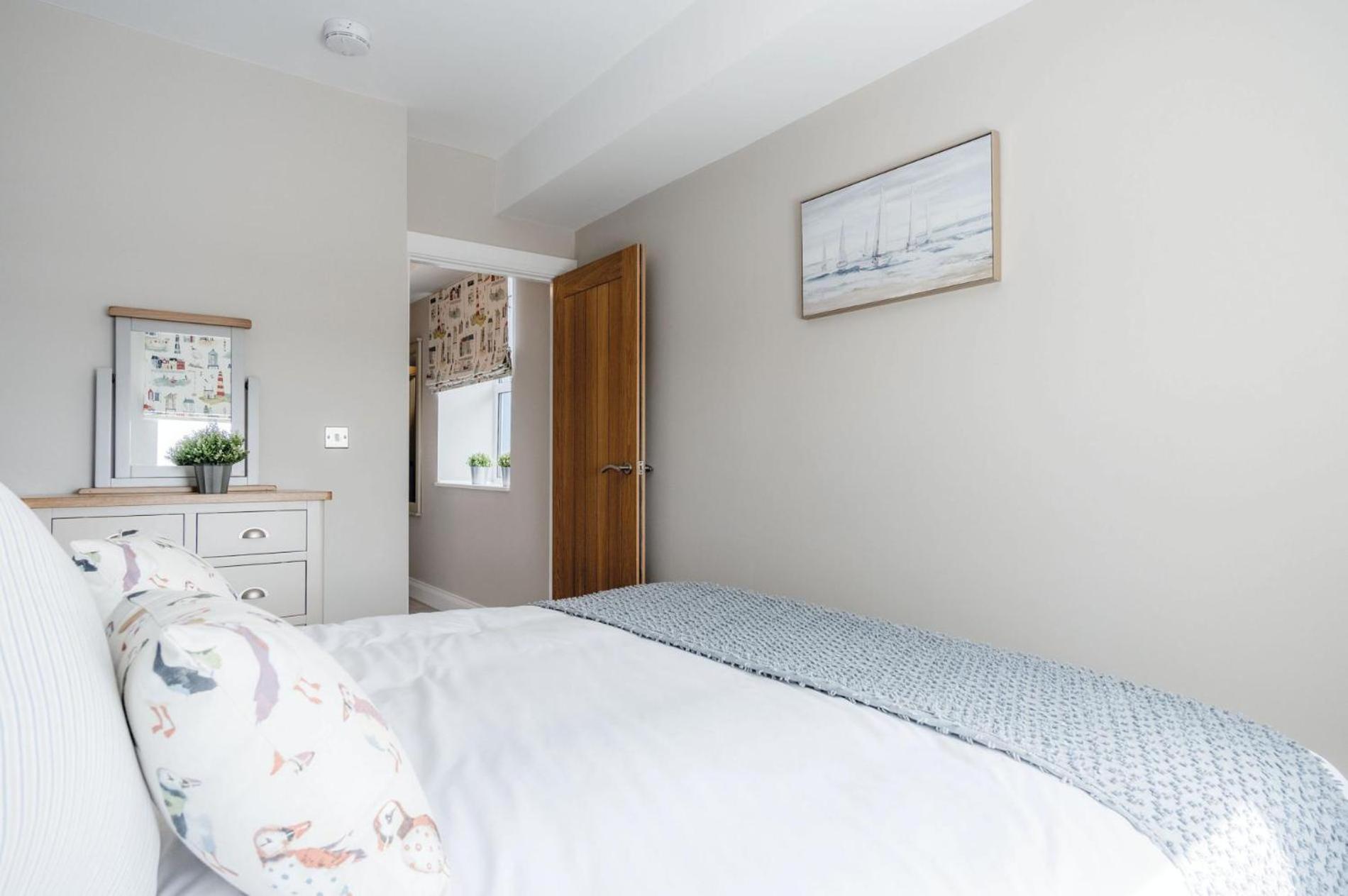 Harbour View - 2 Bedroom Apartment - Милфорд-Хейвен Экстерьер фото