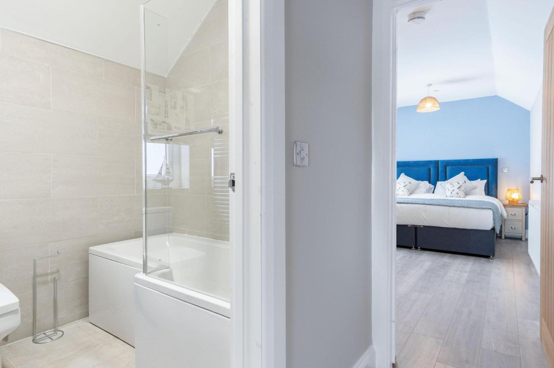 Harbour View - 2 Bedroom Apartment - Милфорд-Хейвен Экстерьер фото